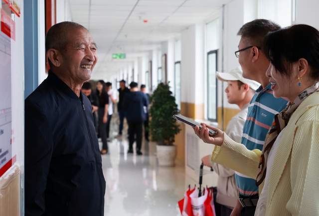 熠熠暖人间·公益之光照万千ag真人平台第一游戏福彩(图3)