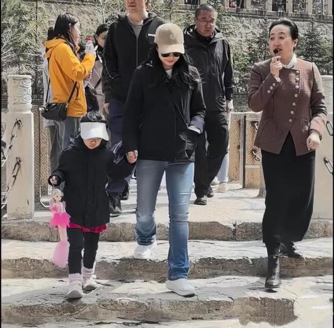 顿饭三千多超难约内景曝光低调奢华AG真人郭晶晶凤临阁为长女庆生一(图4)