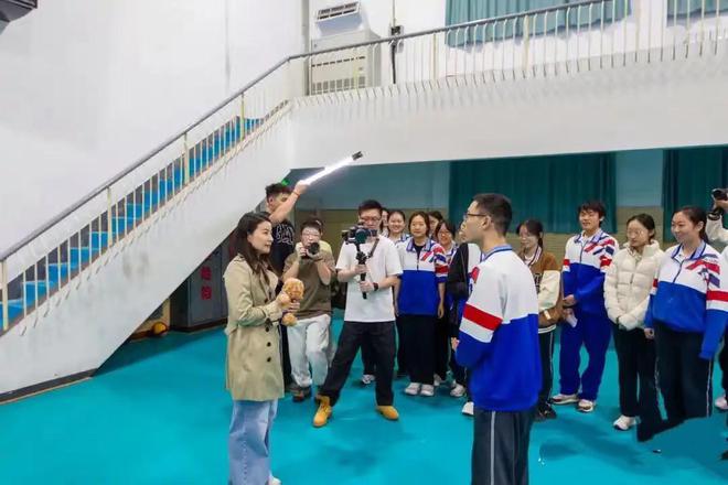 顿饭三千多超难约内景曝光低调奢华AG真人郭晶晶凤临阁为长女庆生一(图12)